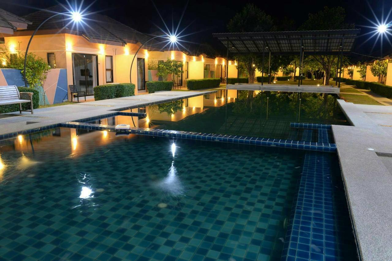 Green Adamas Resort Chumphon Buitenkant foto